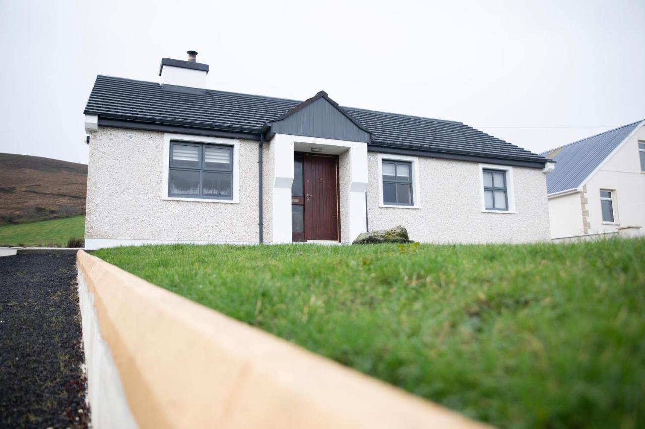 3 Bed Renovated Cottage Carramore Lake, Belmullet 발리나 외부 사진