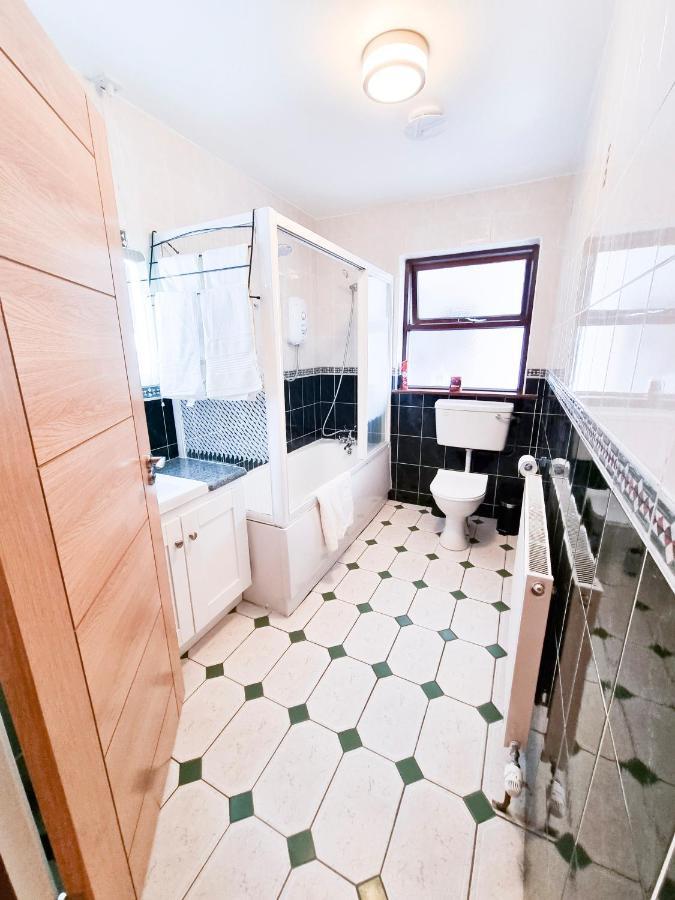3 Bed Renovated Cottage Carramore Lake, Belmullet 발리나 외부 사진