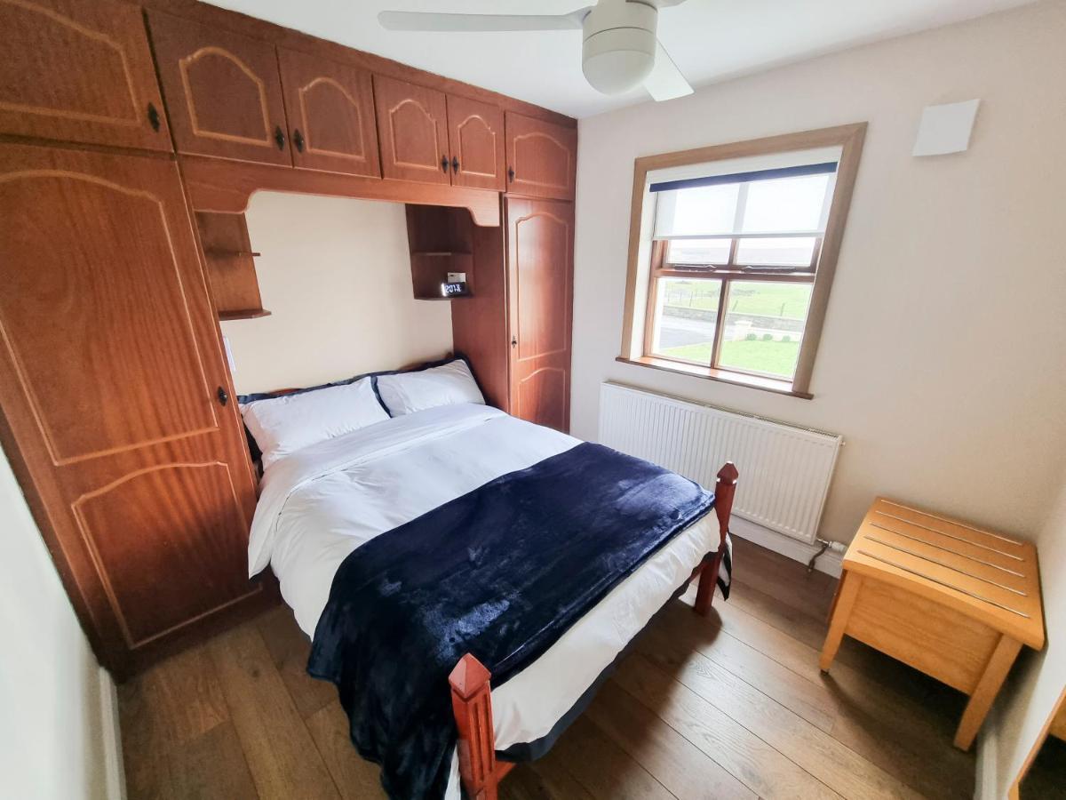 3 Bed Renovated Cottage Carramore Lake, Belmullet 발리나 외부 사진