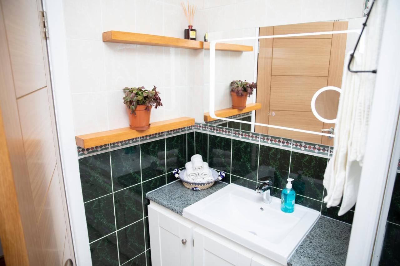 3 Bed Renovated Cottage Carramore Lake, Belmullet 발리나 외부 사진